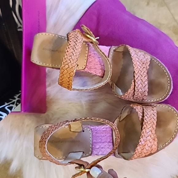 Diane Von Furstenberg beautiful braided leather wedge perfect for summer nights - Picture 2 of 4